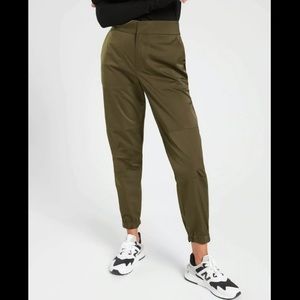 Athleta Radiant Jogger in Tortuga Green Size 14